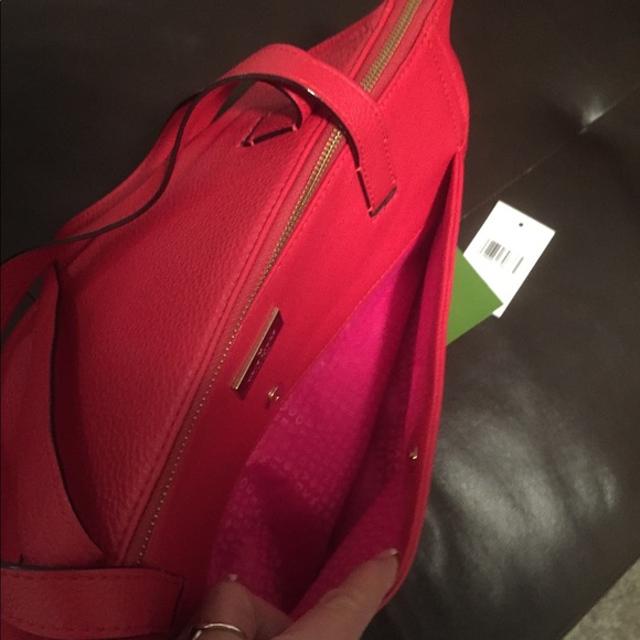 Kate Spade purse/purchased for $355.00 US *never used* - Picture 3 of 8